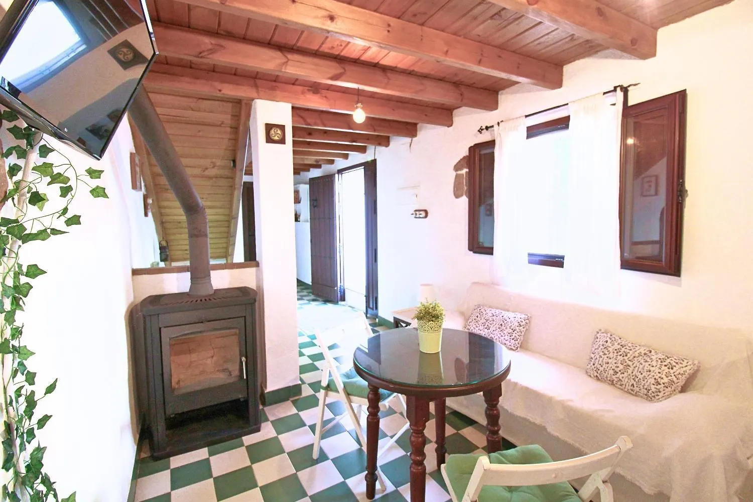 La Casita Del Bosque De Las Letras By Sierra Viva La Presa  Holiday home